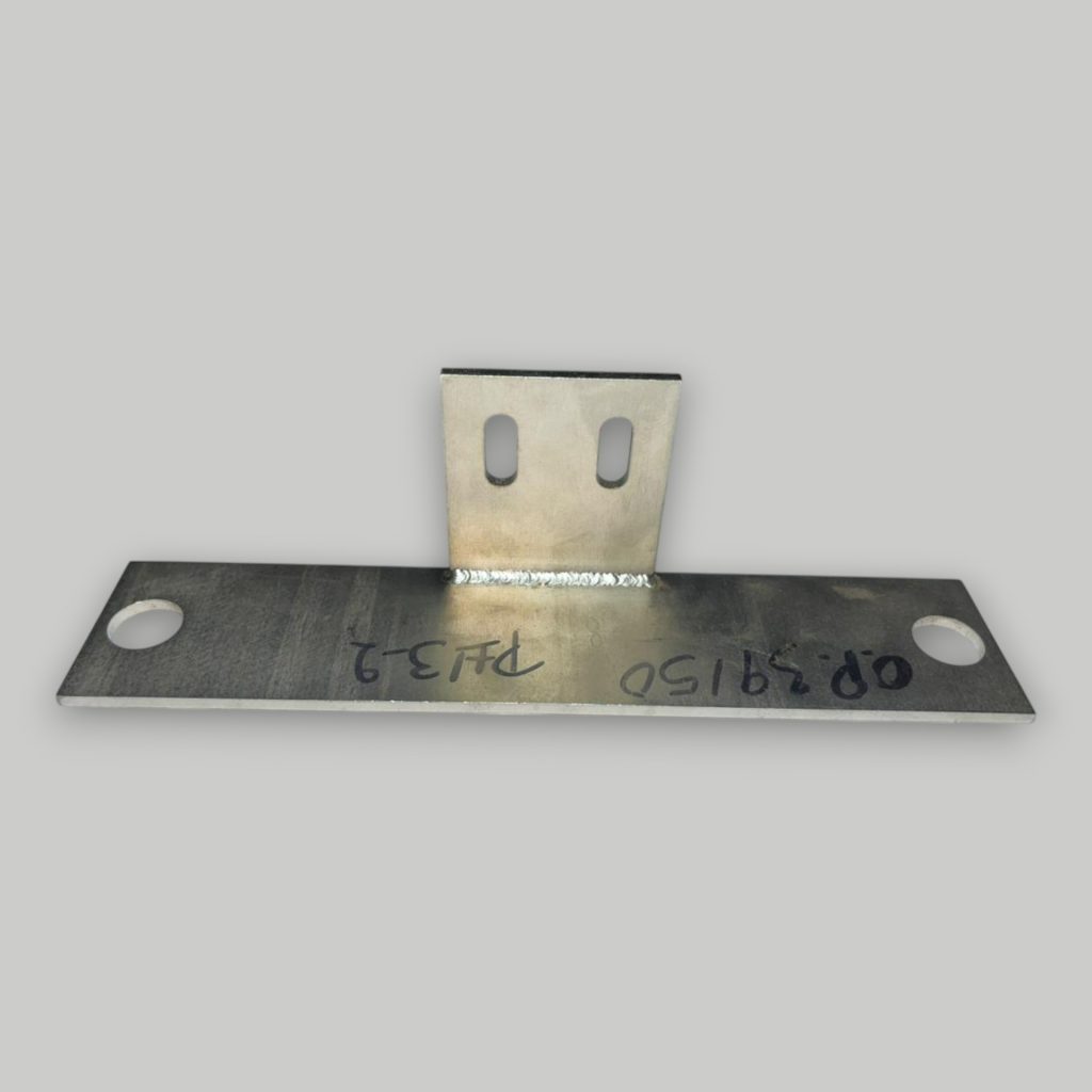 1061/100-B1 AVP302 PIEZA DE ACERO INOXIDABLE T304 DE 3/16 CORTADA POR LASER