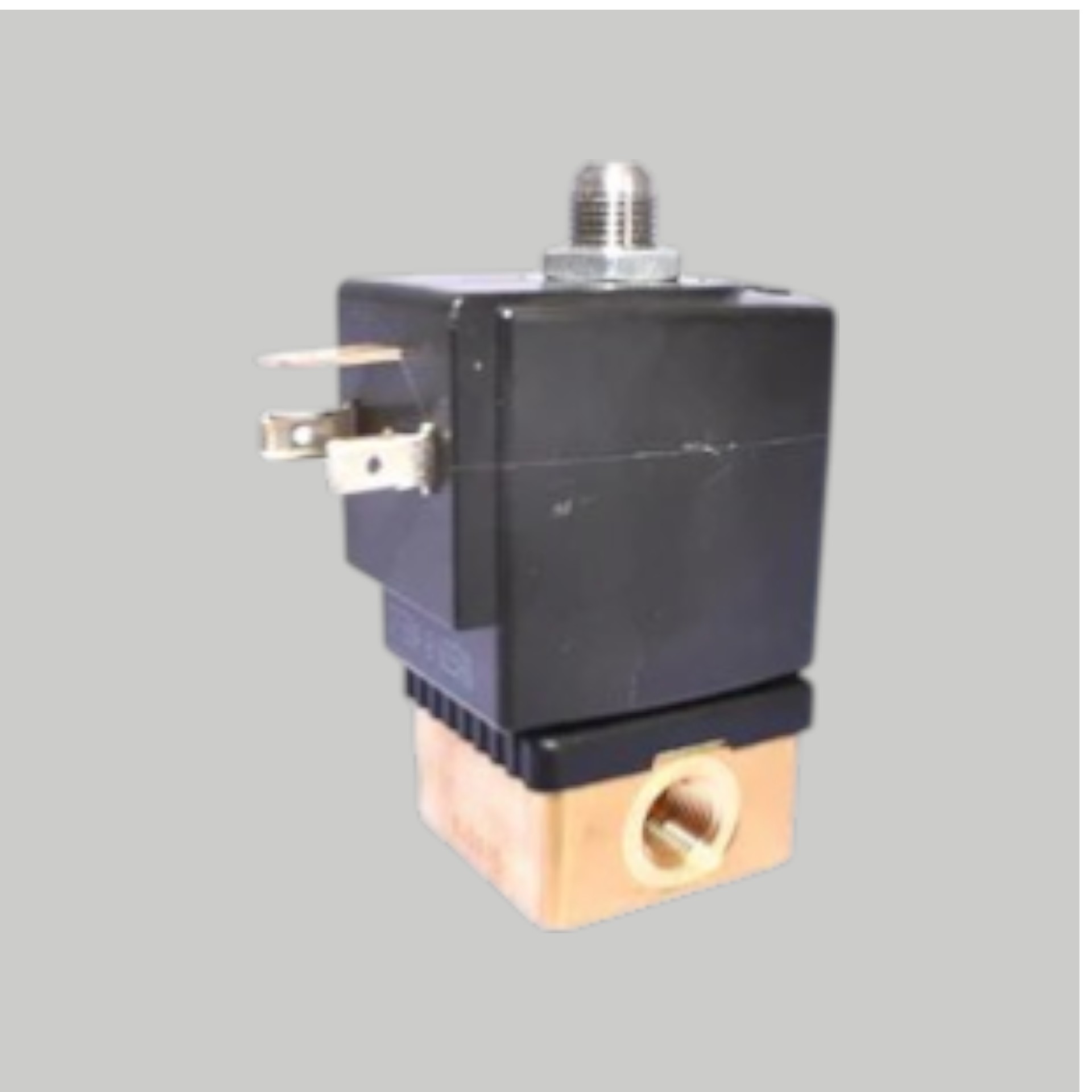 3203652  SOLENOID VALVE PRESS  1/ 3 WAY  FPT 12 (PRENSA DE VALVULA SOLENOIDE  1/ 3 VIAS  FPT 12)